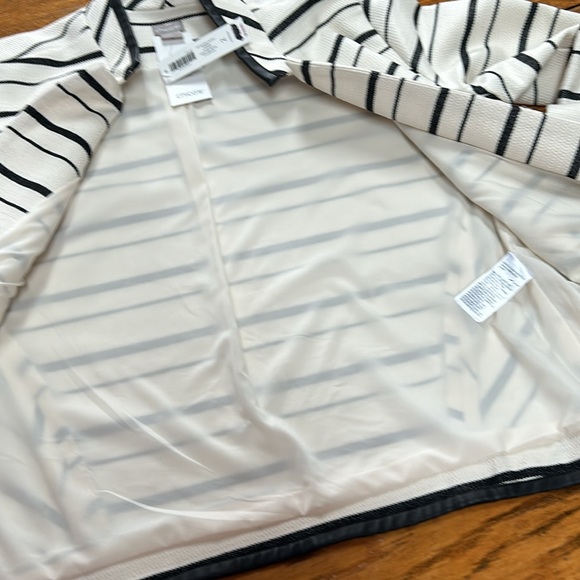 Chico’s Crossover Jacket ecru and black stripe. Size 2 (Medium).  NWT - Picture 7 of 13